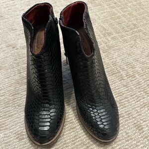 New (without box) 10 Freebird leather boots